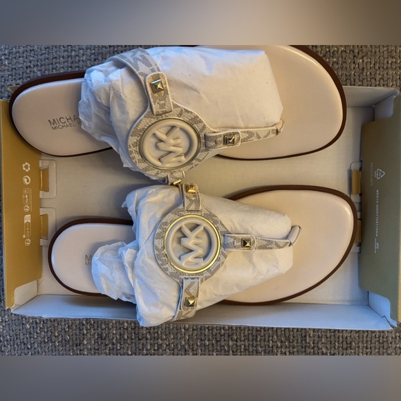 Michael Kors Flat Logo Sandals Vanilla Leather Trim 9M - Picture 6 of 13